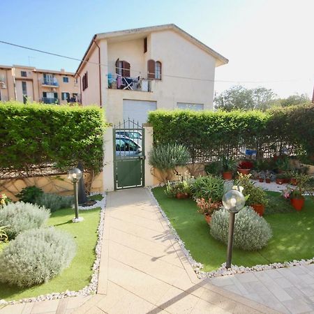 Casa Degli Ospiti Hotel Olbia Luaran gambar